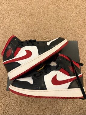 Air Jordan 1 mid